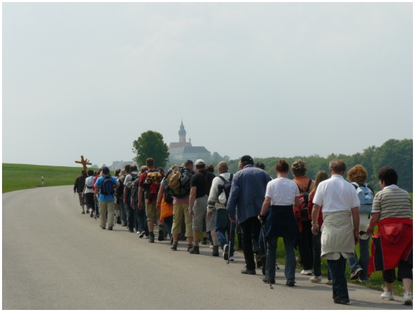 584x433 pixels (69K)